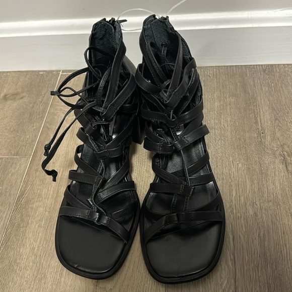 NEW! Steve Madden Black Leather Cherri Strappy Sandal - Size 7.5 - Picture 5 of 16